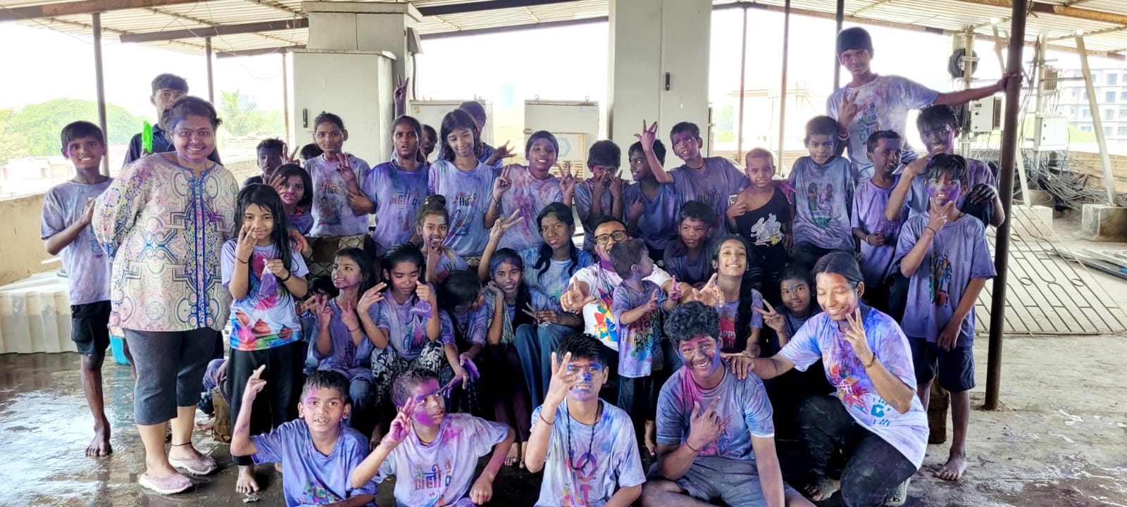 holi3